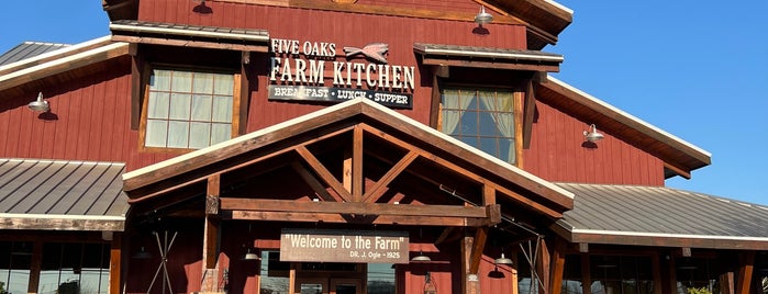 Five Oaks Farm Kitchen is one of Great Smoky Mountains 2021.