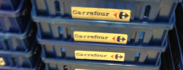 Carrefour is one of Lieux qui ont plu à Jake.