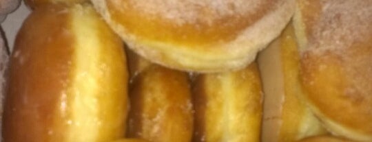 Randy's Donuts is one of Locais curtidos por Ashley.
