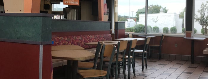 Taco Bell is one of Local Dining Options.