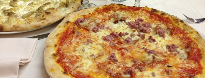 Pizzeria da Totò is one of Ristoranti di Bologna.