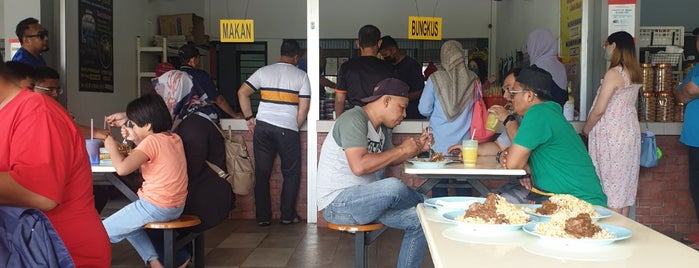 Nasi Baryani Mohd Shah is one of batu pahat food.