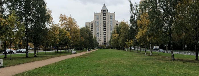 Аллея на Варшавской is one of Парки, Где Надо Побывать.