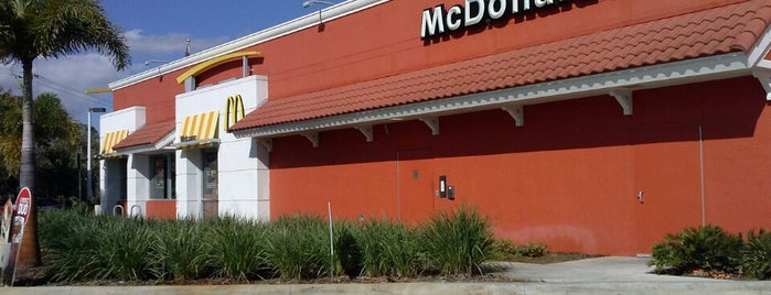 McDonald's is one of Tempat yang Disukai Karissa✨.