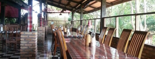 Pondok Santai Kak Dadut is one of Restaurant and Cafe (Batam).