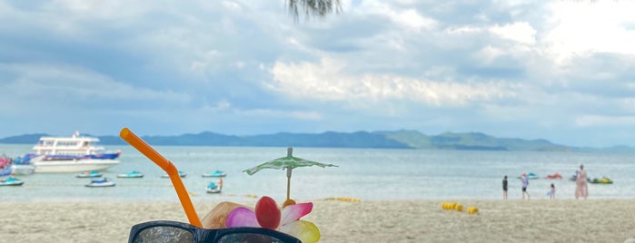 Naka Yai Island Beach is one of Thailand 🇨🇷.