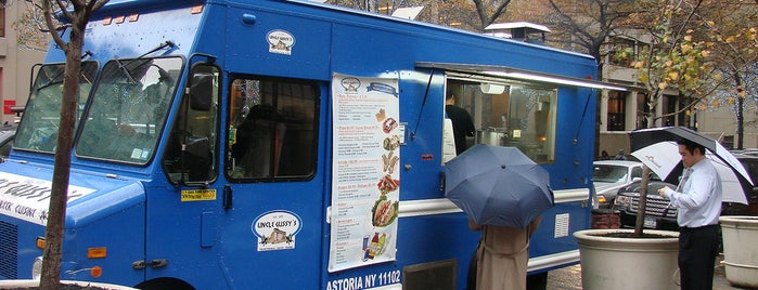Uncle Gussy's is one of New York á la Cart Street Food List.