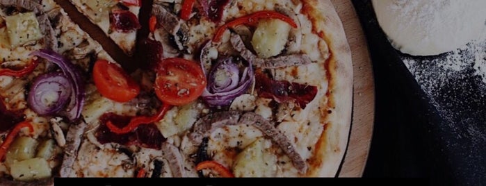 Pauzza Pizza & Pollo is one of Tempat yang Disukai selanus.