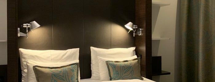 Motel One is one of Jiriさんのお気に入りスポット.
