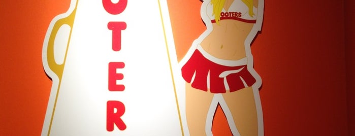 HOOTERS 大阪店 is one of Orte, die Mycroft gefallen.