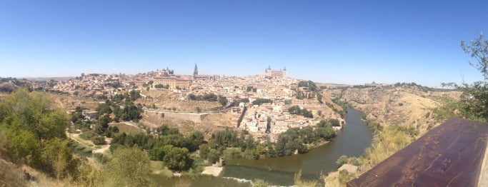 Toledo is one of Orte, die Tim gefallen.