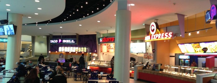 Food Court is one of Lugares favoritos de David.