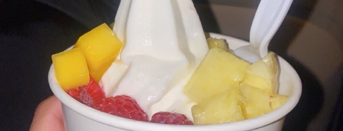 Pinkberry is one of Wejdan ✨さんのお気に入りスポット.