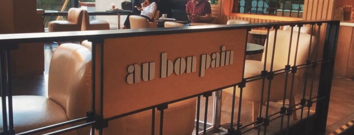 Au Bon Pain is one of Proper desk with low dB.