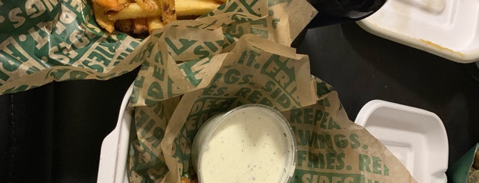 Wingstop is one of Les'in Kaydettiği Mekanlar.