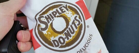 Shipley Donuts is one of Tempat yang Disukai Macey.