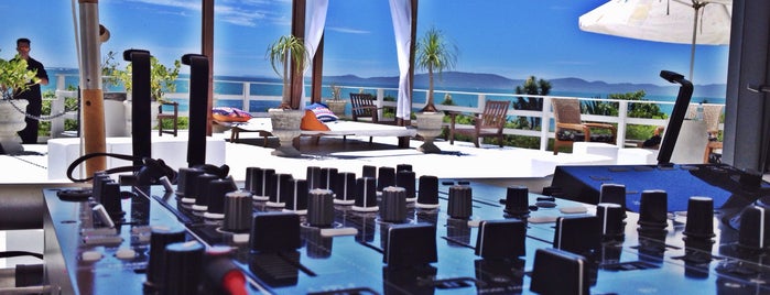 Vitali Beach Lounge is one of A fazer Bal. Camboriú.
