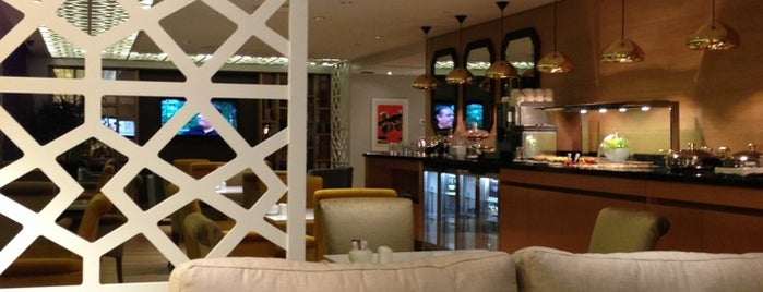 Executive Lounge is one of Locais curtidos por Damla.