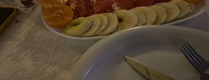 Altın Yunus Restaurant is one of Sinasiさんのお気に入りスポット.