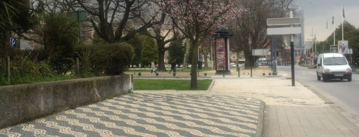 Praça Velasquez is one of Editar.