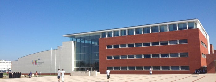 Universidade de Aveiro is one of Lugares de Aveiro, a minha cidade de nascimento.