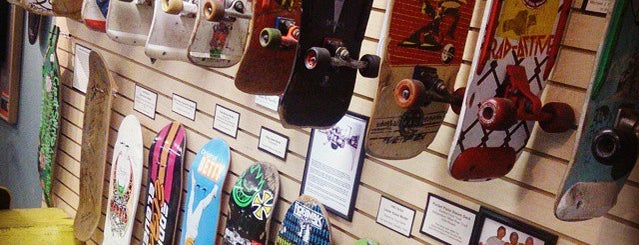 Morro Bay Skateboard Museum is one of Posti che sono piaciuti a Santi.