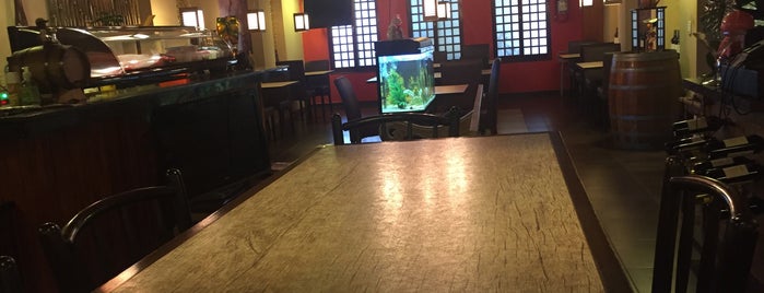 Sushi Bar is one of Tempat yang Disukai Jane.