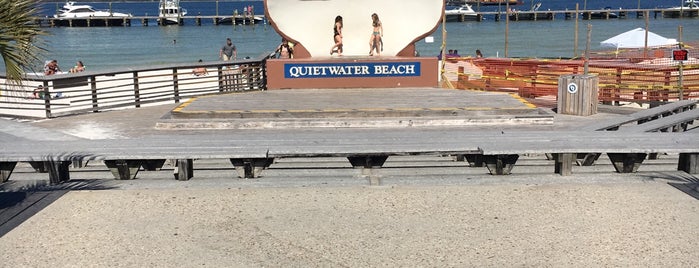 Salty Beach Outfitters is one of Posti che sono piaciuti a Kyra.