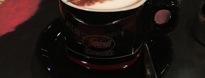 Segafredo ZANETTI espresso 日比谷店 is one of italian.