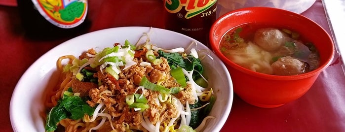 Bakso Pak Mien is one of Top 10 dinner spots in Bogor, Indonesia.