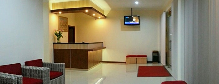Hotel Dermaga Keluarga Sonosewu is one of Yogyakarta.