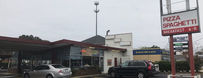 Lindy's is one of The 9 Best Places for Green Beans in Fayetteville.