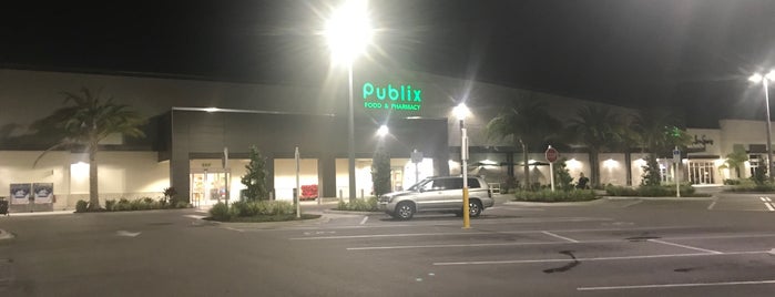 Publix at University Corner is one of สถานที่ที่ Mike ถูกใจ.