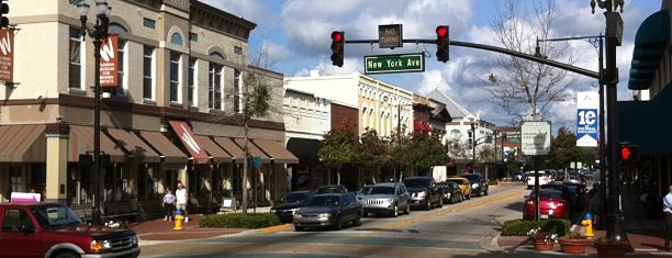 Downtown DeLand is one of สถานที่ที่ Dave ถูกใจ.