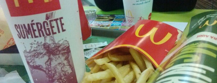 McDonald's is one of Lugares favoritos de Corina.
