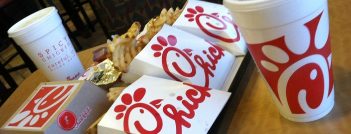 Chick-fil-A is one of Lugares favoritos de Robert.