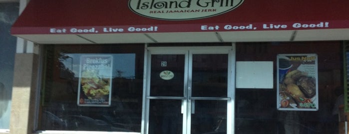 Island Grill is one of Locais curtidos por Floydie.