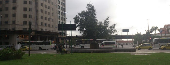 Praça da Candelária is one of Praças.