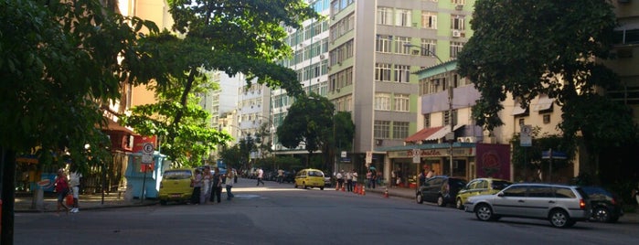 Pompeu Loureiro is one of Ruas & Avenidas.