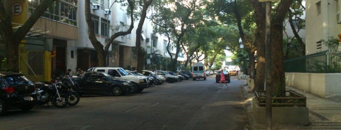 Rua Constante Ramos is one of Ruas & Avenidas.