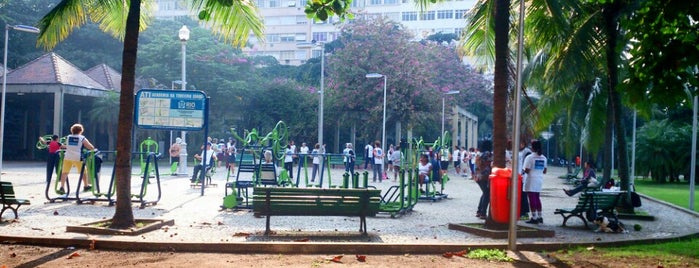 Praça do Lido is one of Lieux qui ont plu à Priscilla.