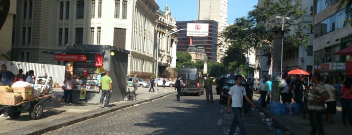 Avenida Treze de Maio is one of Ruas & Avenidas.