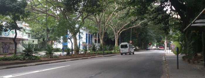 Avenida Nove de Julho is one of Ruas & Avenidas.