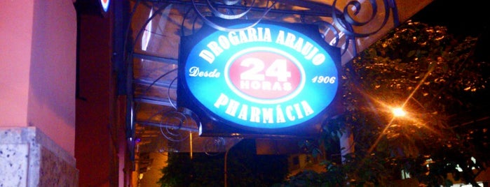 Drogaria Araujo is one of Tempat yang Disukai Paula.