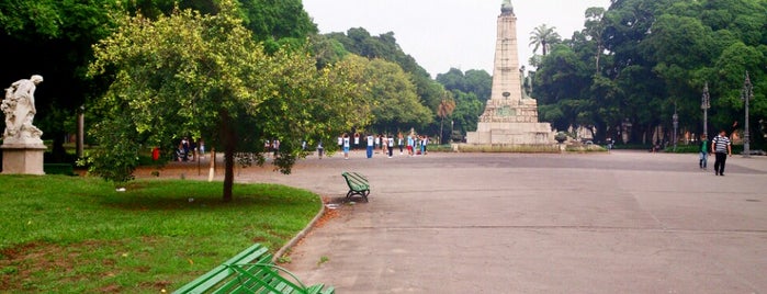 Praça da República is one of Tempat yang Disukai Juliana.