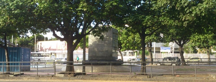 Praça Juliano Moreira is one of Praças.