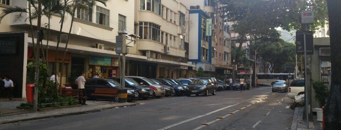 Rua Xavier da Silveira is one of Ruas & Avenidas.
