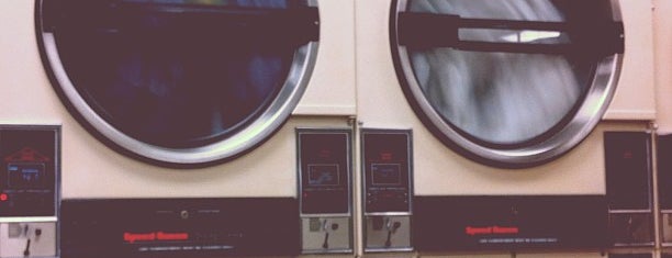 Village Laundromat is one of Lugares guardados de The Droid U Were Looking 4.