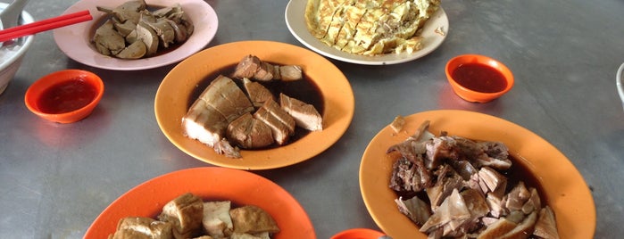 Tai Buan Porridge【大满清香粥】 is one of Penang.