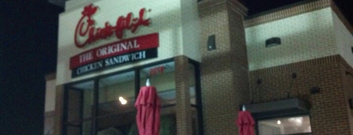 Chick-fil-A is one of Lugares favoritos de Dinah.